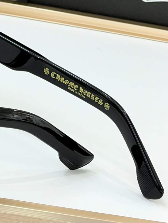 Picture of Chrome Hearts Sunglasses _SKUfw66635008fw